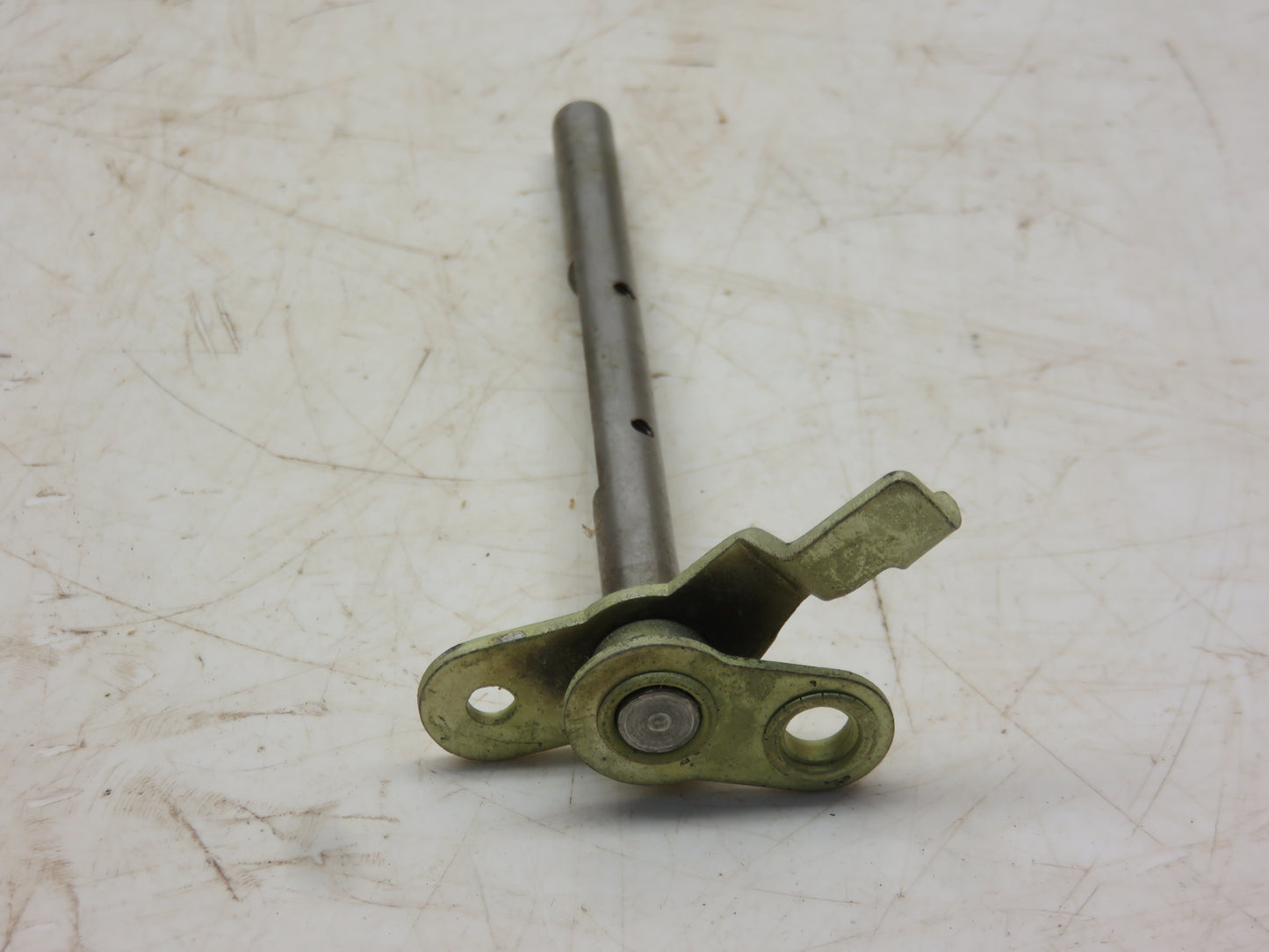 AR40001 John Deere NOS Throttle Shaft For 341, 362 Engines