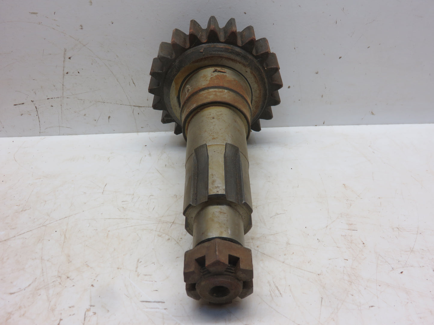 AF1567R, F1375R John Deere NOS Transmission Drive Shaft And Gear For 70