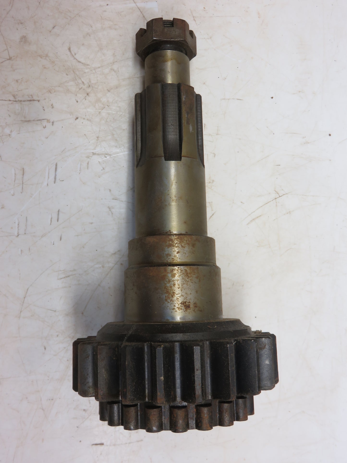 AF1567R, F1375R John Deere NOS Transmission Drive Shaft And Gear For 70
