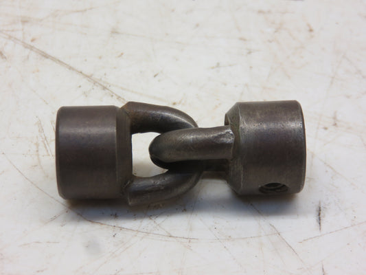 AF3209R John Deere Universal Joint For Pony Motors On 720, 820, 830, 840