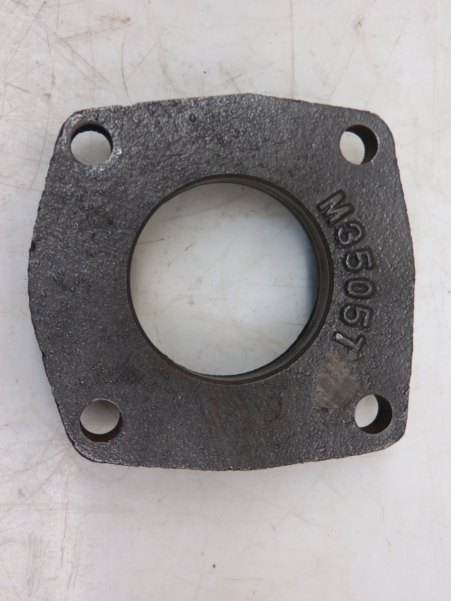 M3505T John Deere Transmission Input Shaft Bearing Quill For 420, 430, 435