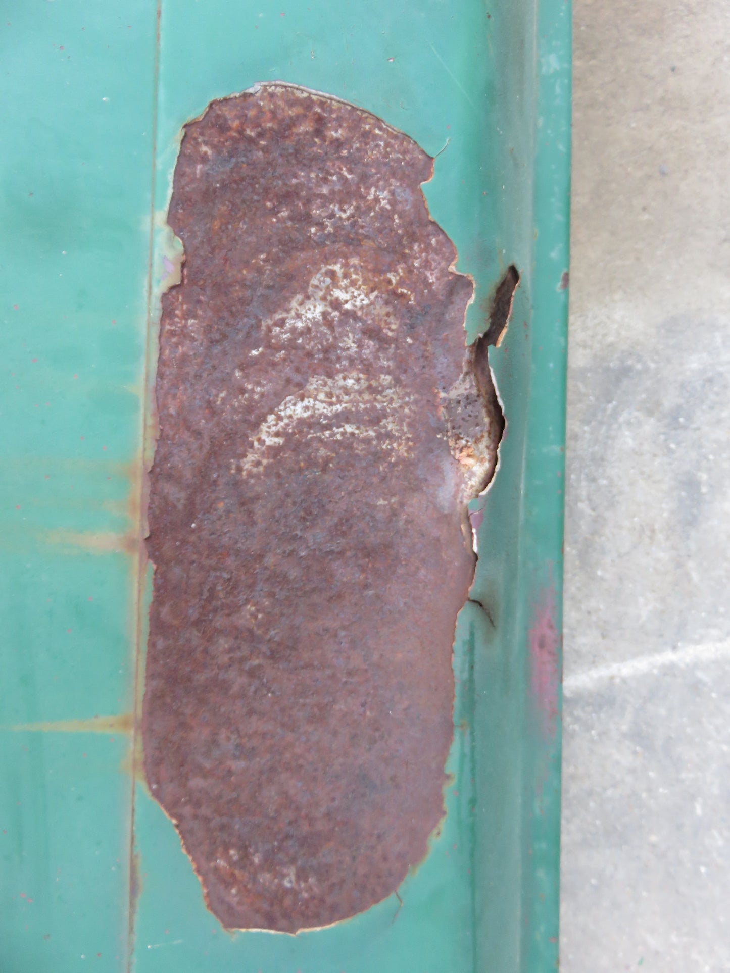 AA5676R John Deere All Fuel Hood For 60