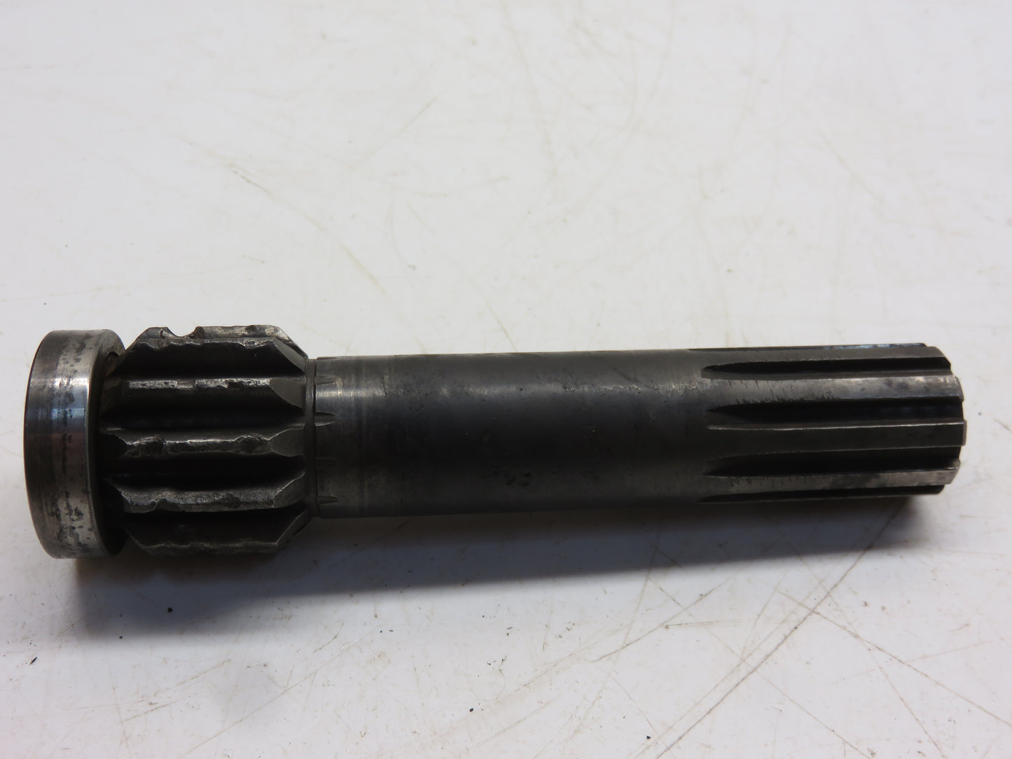 F1986R John Deere Pony Motor Transmission Input Shaft For 70, 80, 720, 820