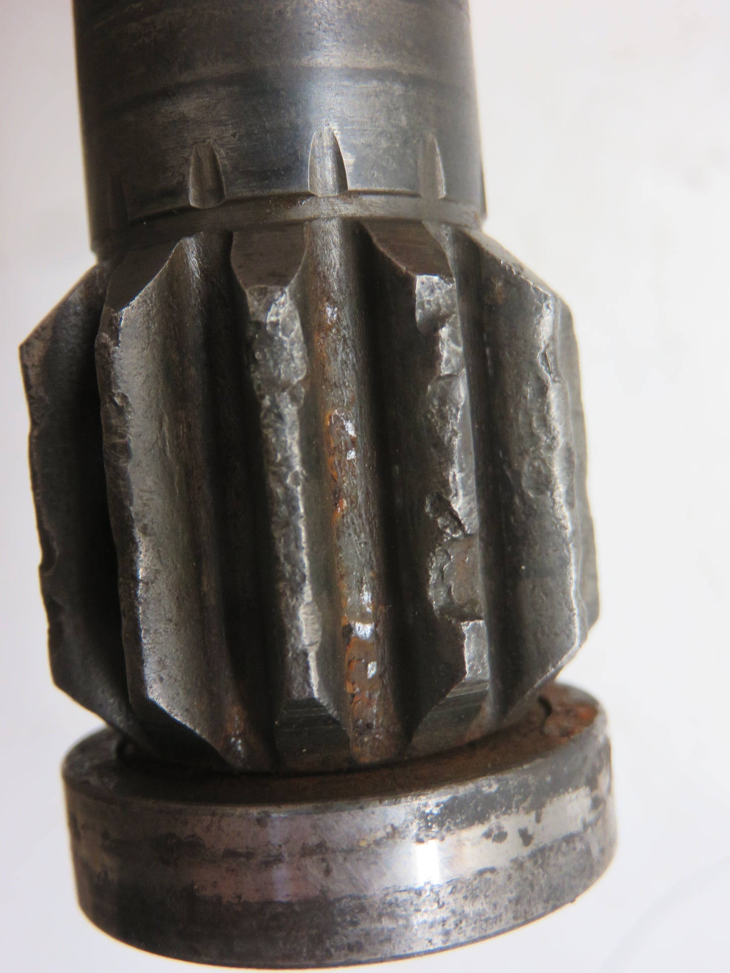 F1986R John Deere Pony Motor Transmission Input Shaft For 70, 80, 720, 820