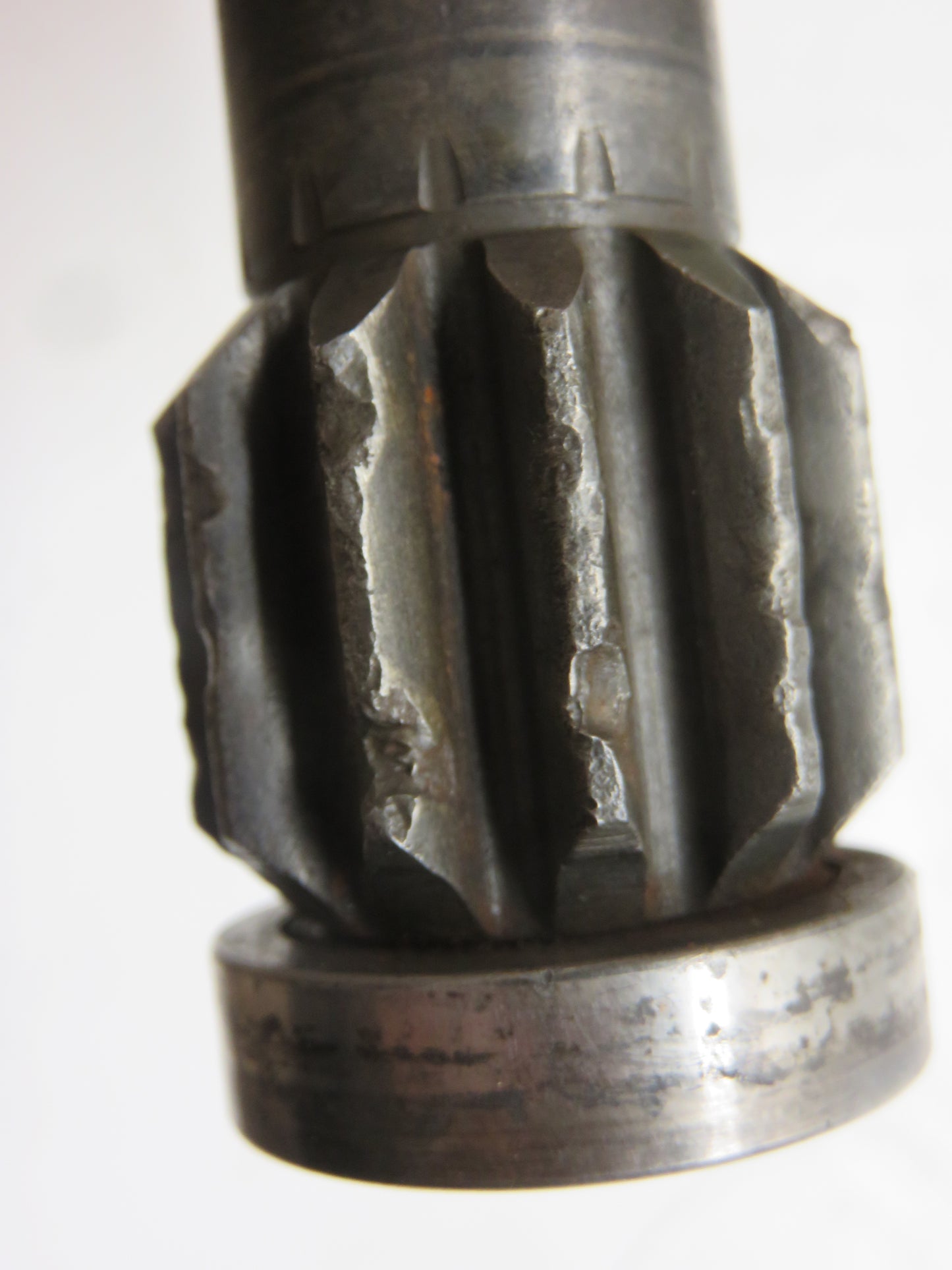 F1986R John Deere Pony Motor Transmission Input Shaft For 70, 80, 720, 820