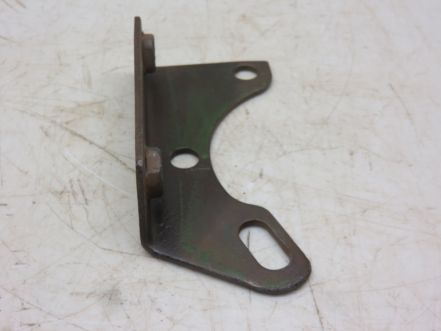 AA4883R John Deere Coil Bracket For A, G, 50, 60, 70, 520, 530