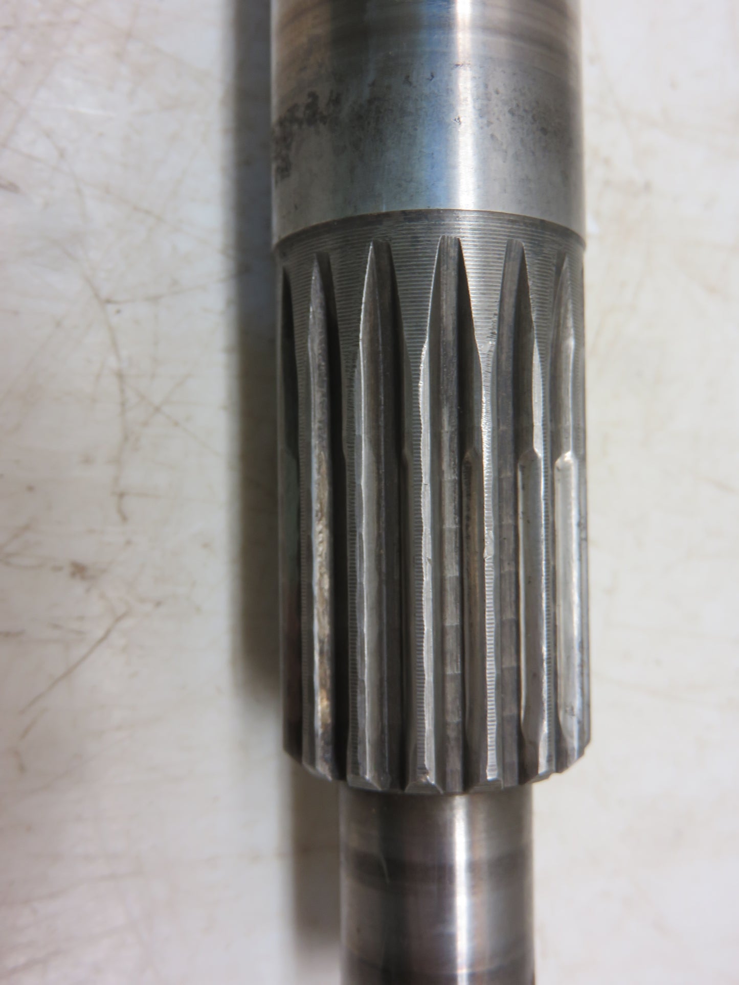 R33927 John Deere Syncro Range Transmission Input Shaft For 3020