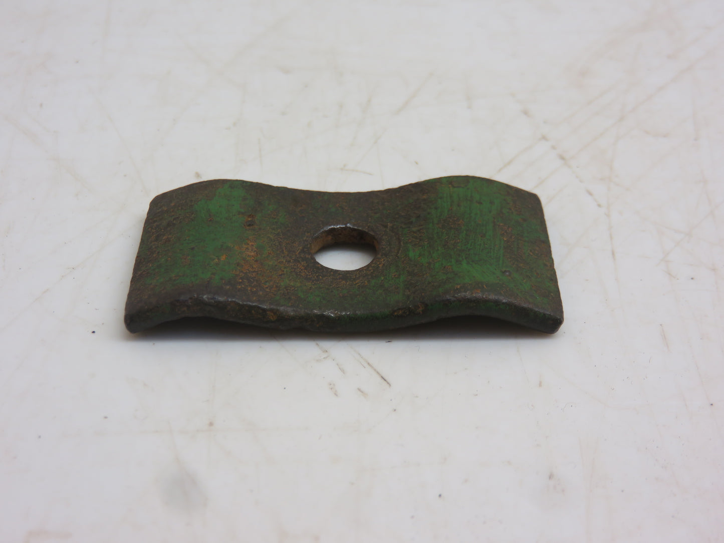 F2953R John Deere Hydraulic Line Clamp For 520, 620, 720, 530, 630, 730