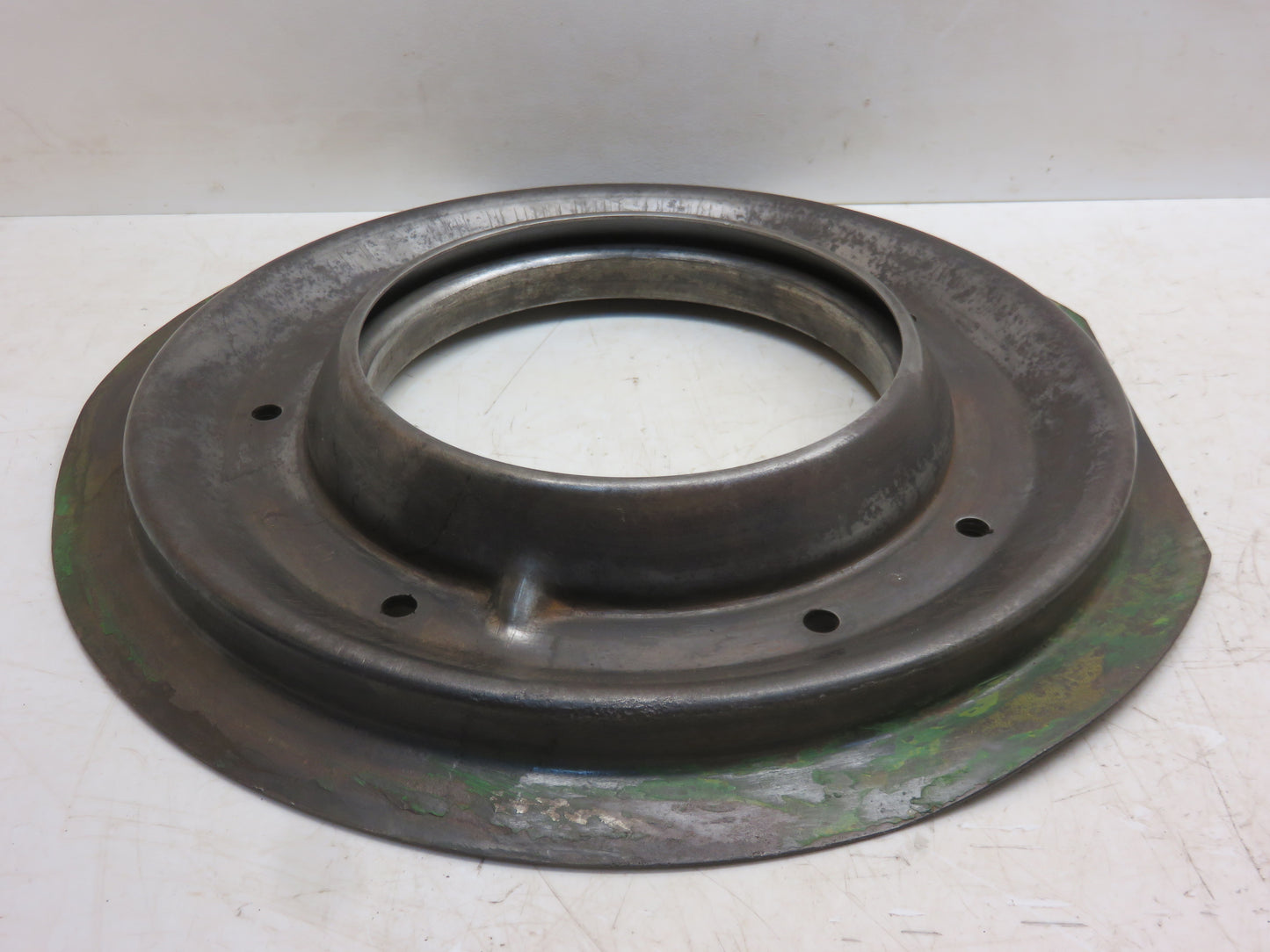 AA5083R John Deere Clutch Pulley Dust Shield For 60, 620, 630