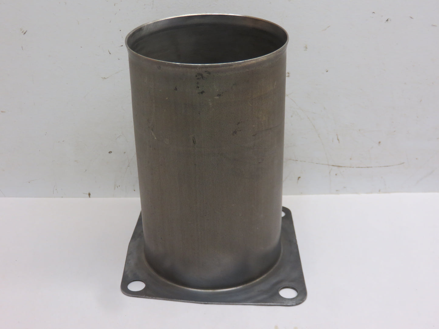 R26166 John Deere Oil Filter Housing For 3010, 4010, 3020, 4000, 4020, 4230