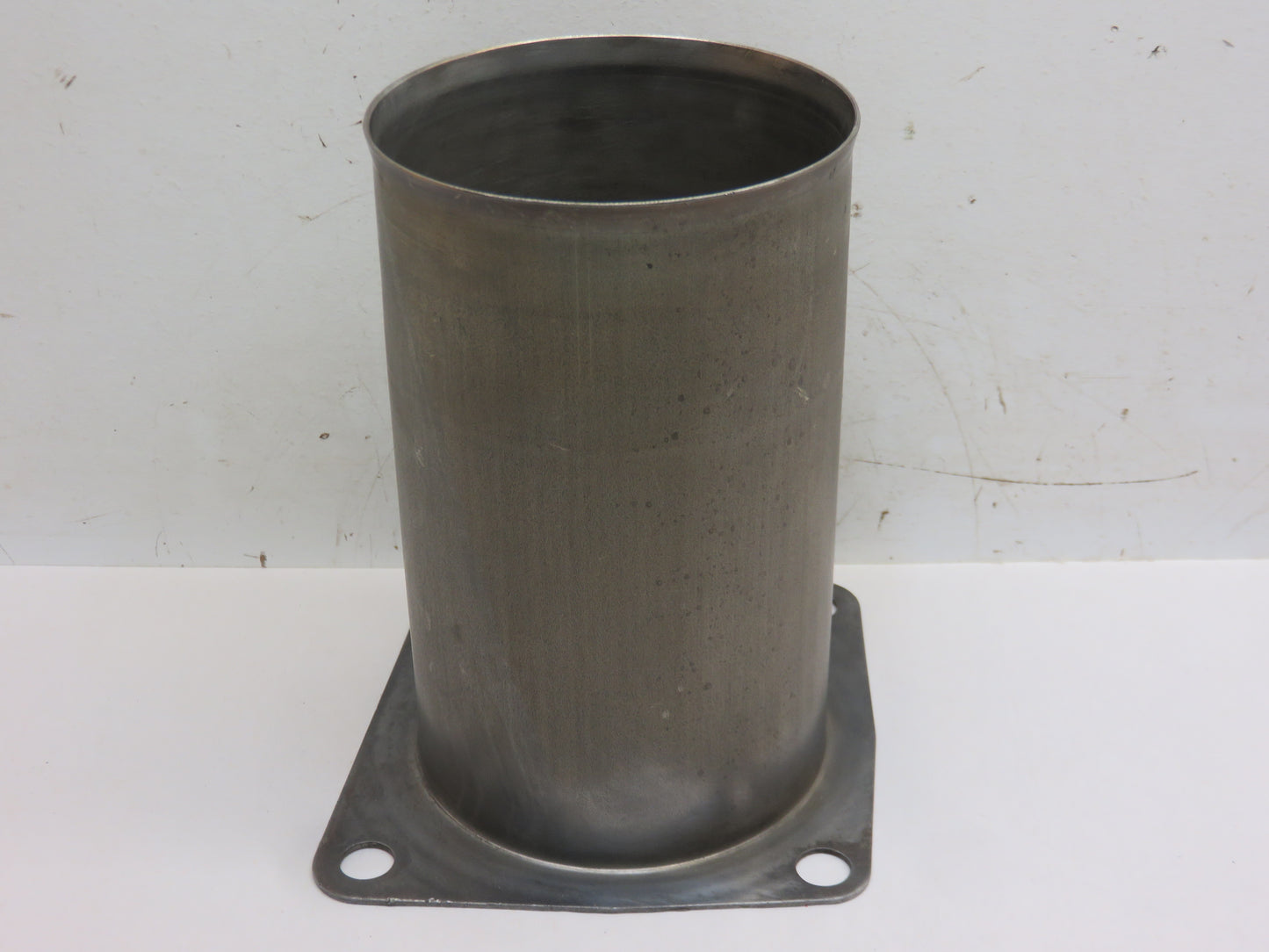 R26166 John Deere Oil Filter Housing For 3010, 4010, 3020, 4000, 4020, 4230