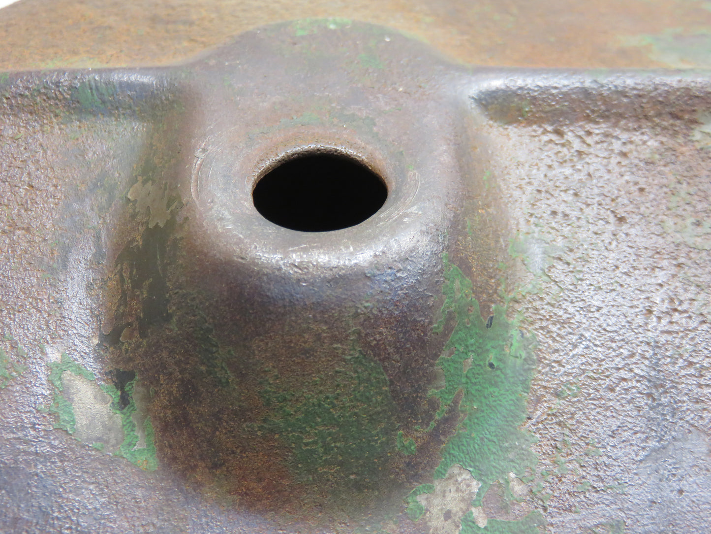 AA4016R John Deere Valve Cover For A, AR, AO