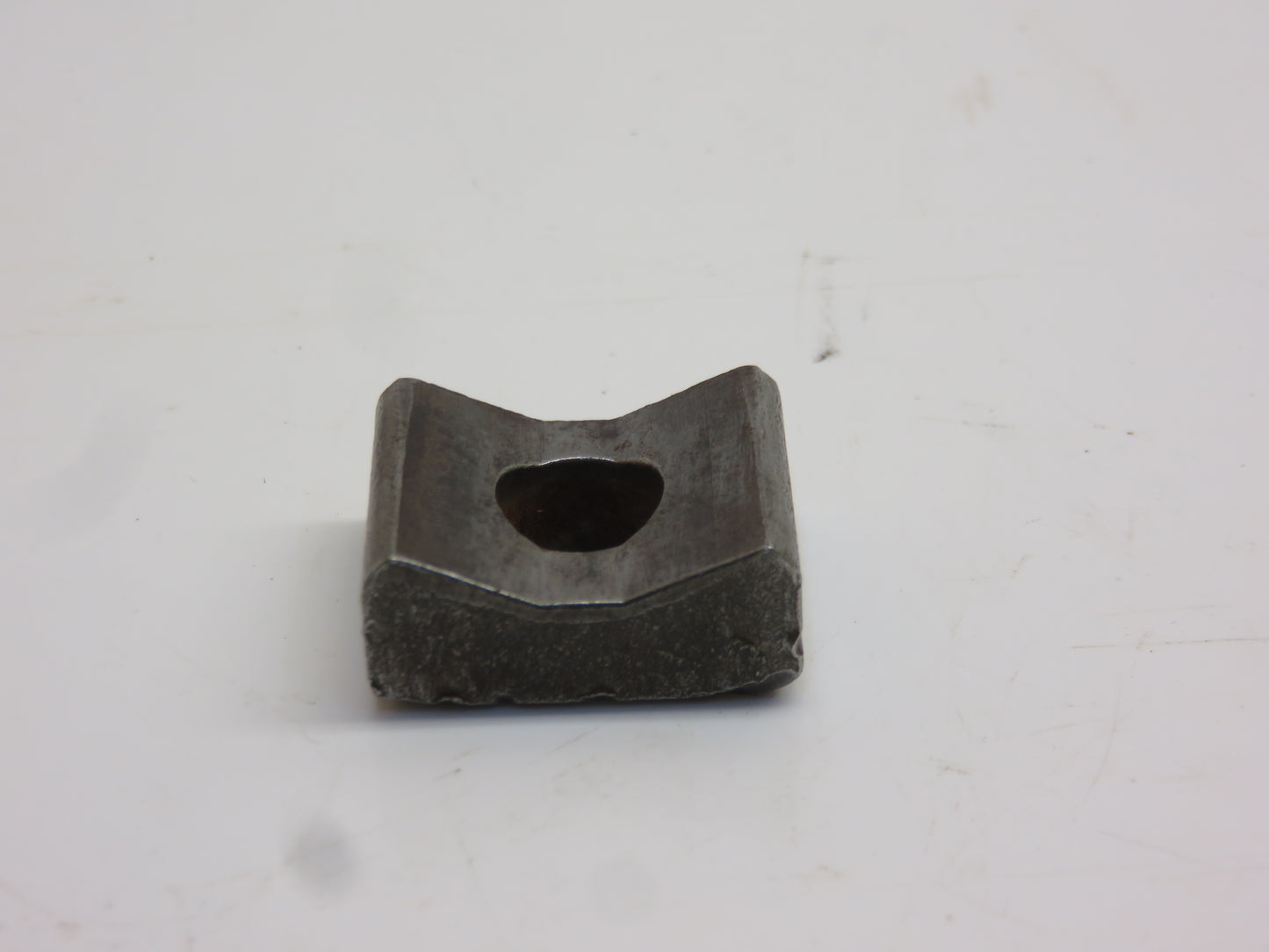 R28024 John Deere Tie Rod End Half Clamp For 2510, 3010, 4010, 2520, 3020, 4020