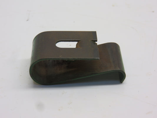 R26694 John Deere Front Side Panel Clip For 2510, 2520, 3010, 3020, 4000, 4010, 4020, 4320