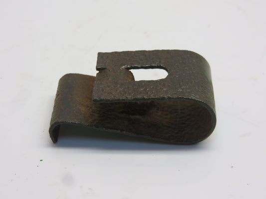 R26694 John Deere Front Side Panel Clip For 2510, 2520, 3010, 3020, 4000, 4010, 4020, 4320
