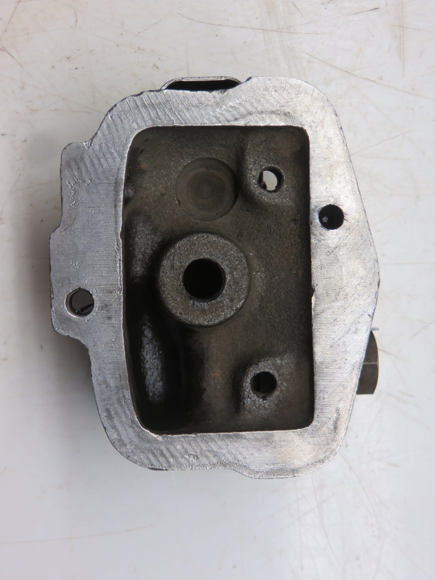 AA3987R, A3358R John Deere Oil Filter Head Cover For 620, 720, 630, 730