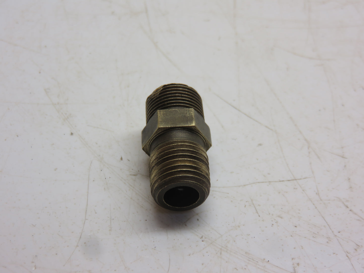 AL2729T John Deere Engine Oil Pump Fitting For L, LA, LI