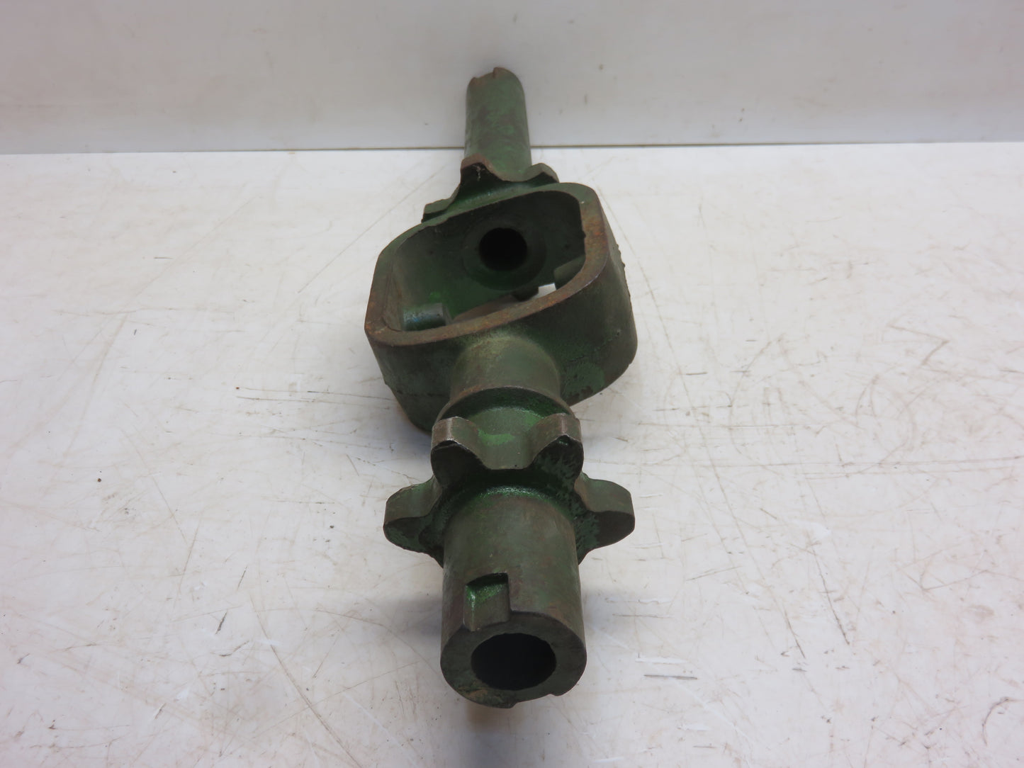 H1715B John Deere Counter Drive Shaft Differential Housing For 290 Planter