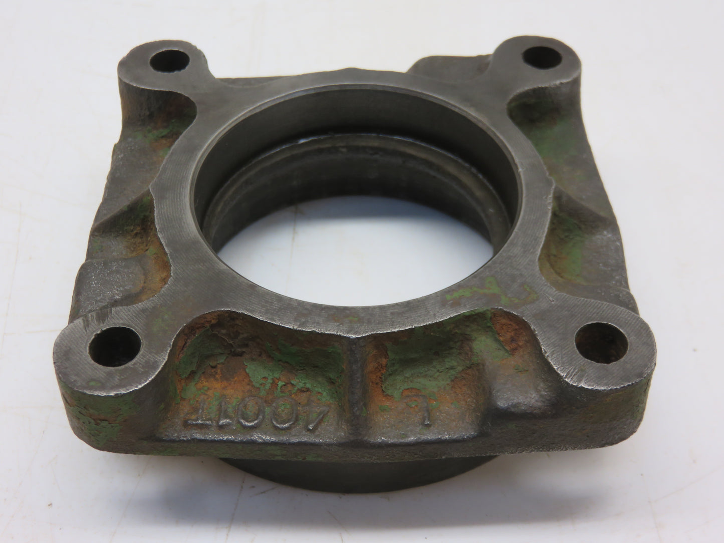 AL4001T, L4001T John Deere Front Upper Shaft Bearing Retainer For L, LA, LI