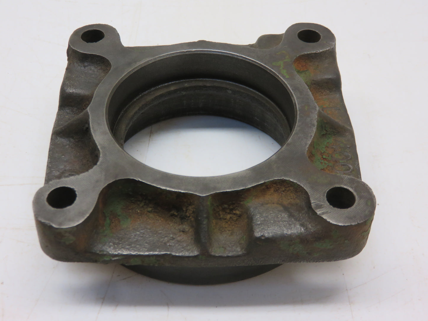 AL4001T, L4001T John Deere Front Upper Shaft Bearing Retainer For L, LA, LI