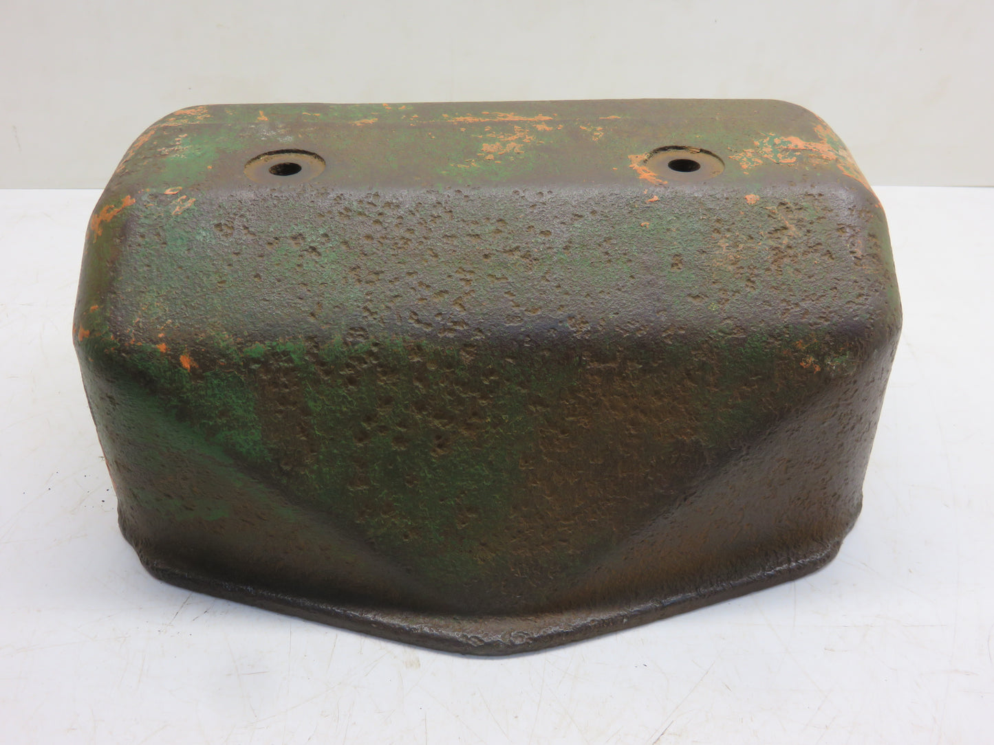 AB273R, B211R John Deere Cast Iron Valve Cover For B, BR, BO
