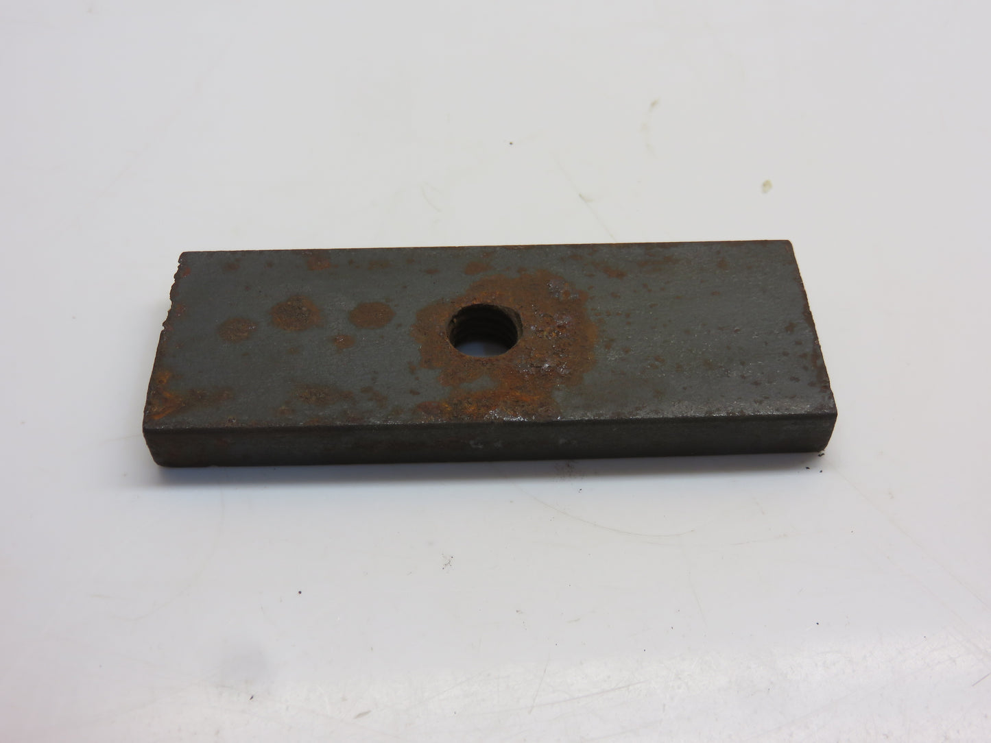 D362R John Deere Fuel Or Radiator Cap Bar Clamp For A, AR, AO, B, BR, BO, D, G, GP