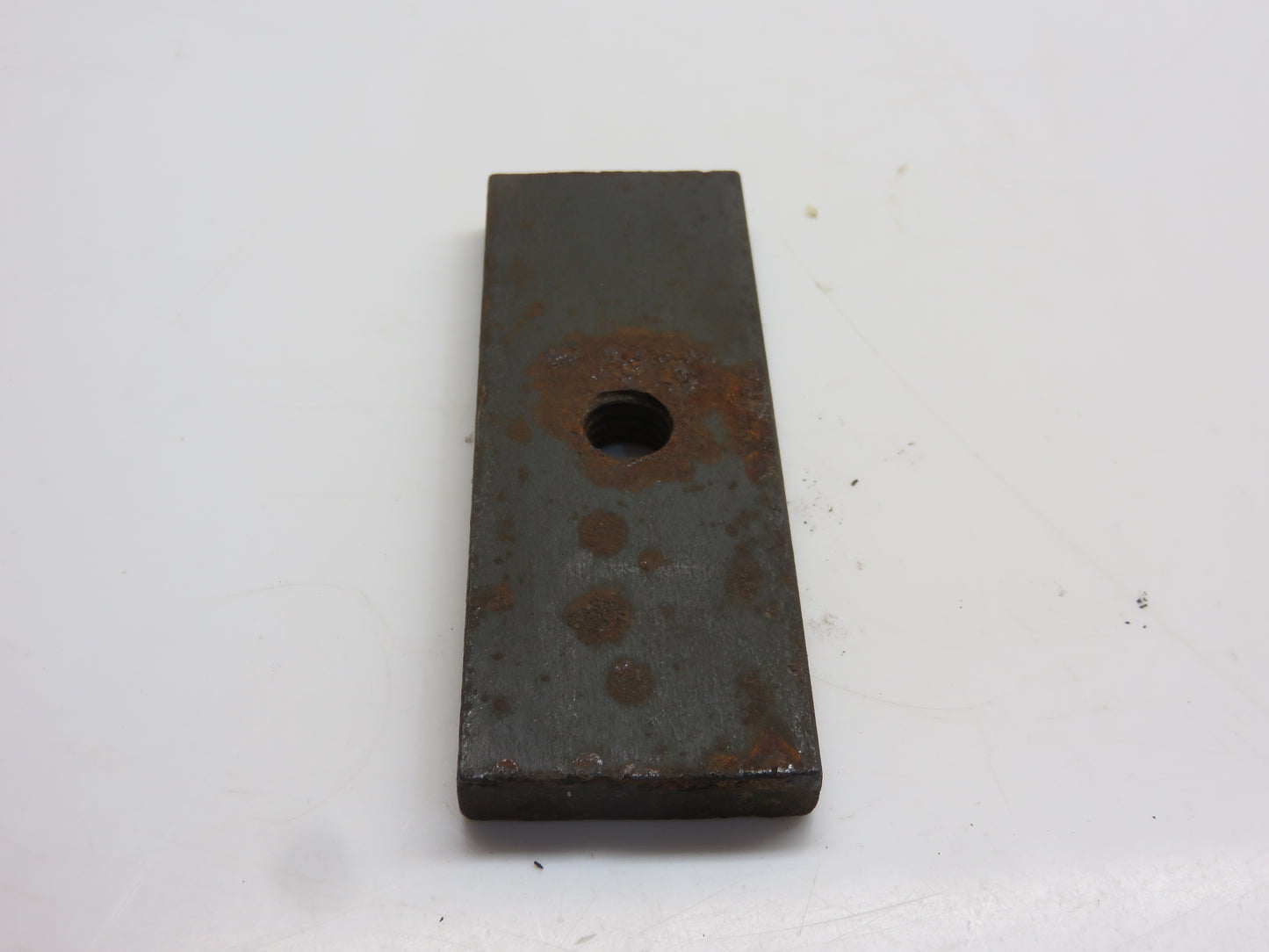 D362R John Deere Fuel Or Radiator Cap Bar Clamp For A, AR, AO, B, BR, BO, D, G, GP