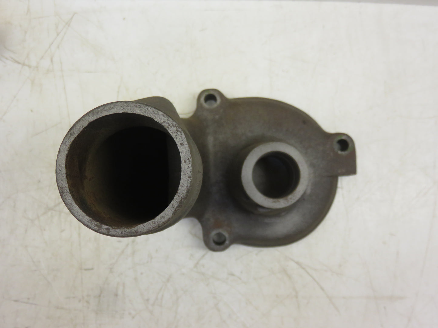 R1523R John Deere Water Pump Housing For 80, 820, 830