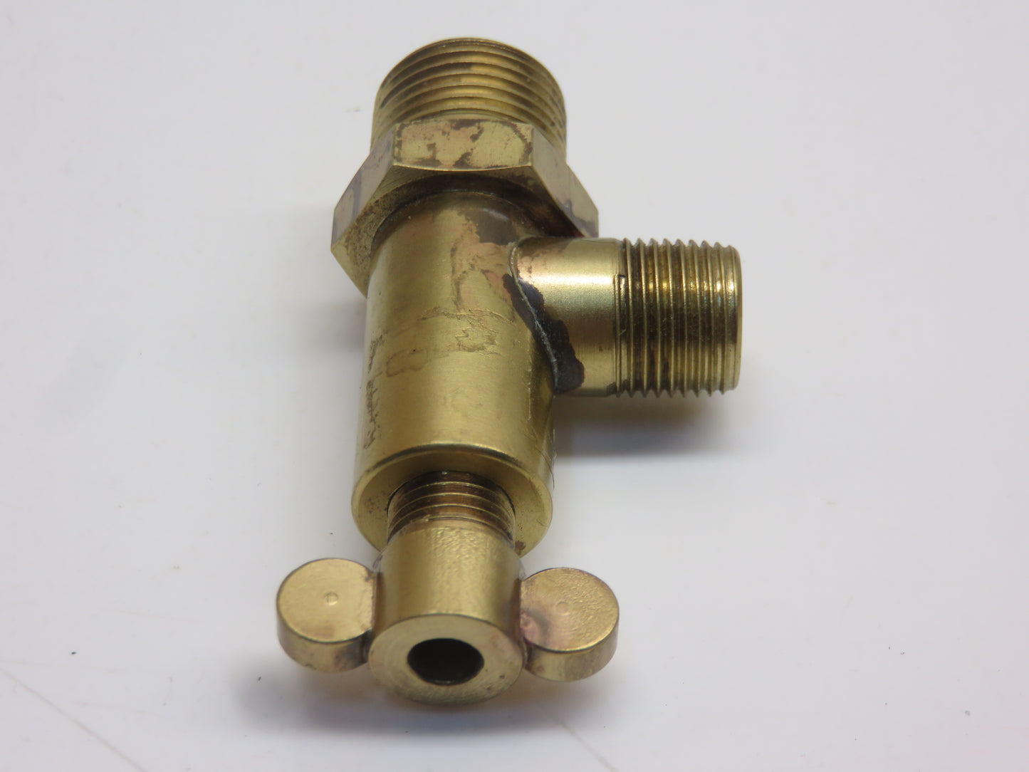AD278R, D792R John Deere Gas Tank Strainer Fitting For D