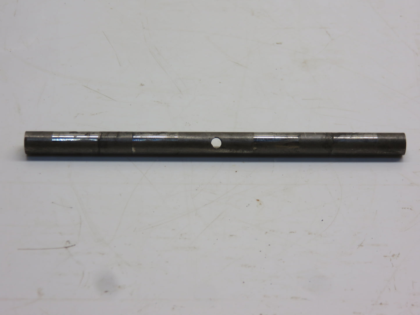 F1940R John Deere Pony Motor Rocker Arm Shaft For 70, 80, 720, 820, 730, 830