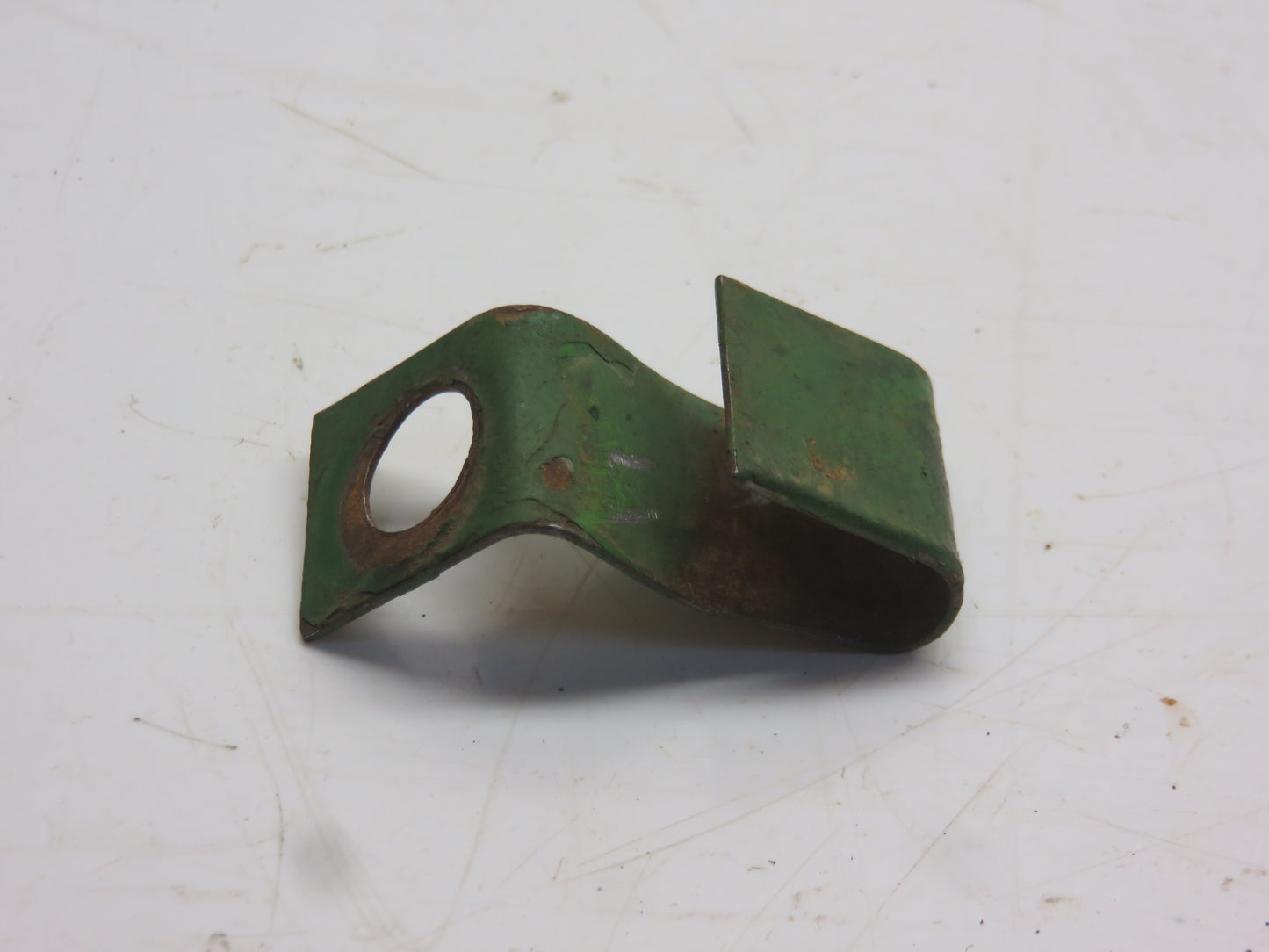 B1986R John Deere Wiring Harness Clip For A, B, D, G, 50, 60, 70, 80, 520, 620, 720, 820