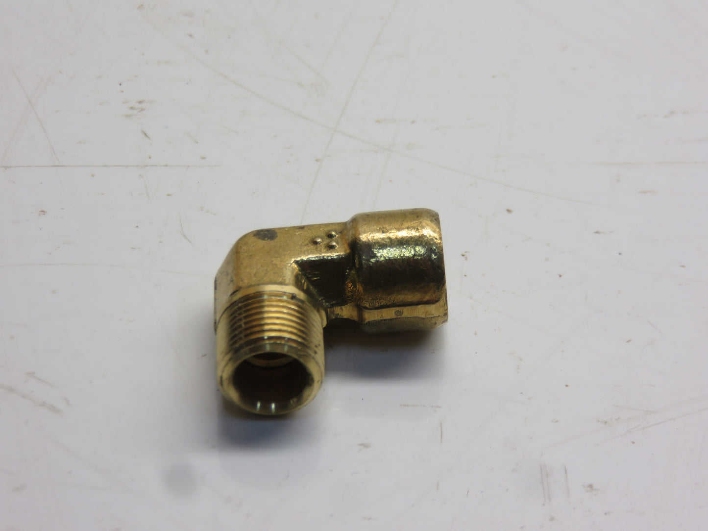 R10039R John Deere Carburetor Elbow Fitting For D