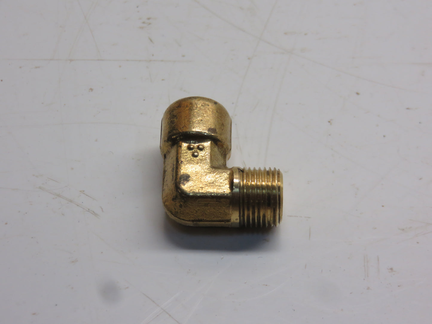 R10039R John Deere Carburetor Elbow Fitting For D