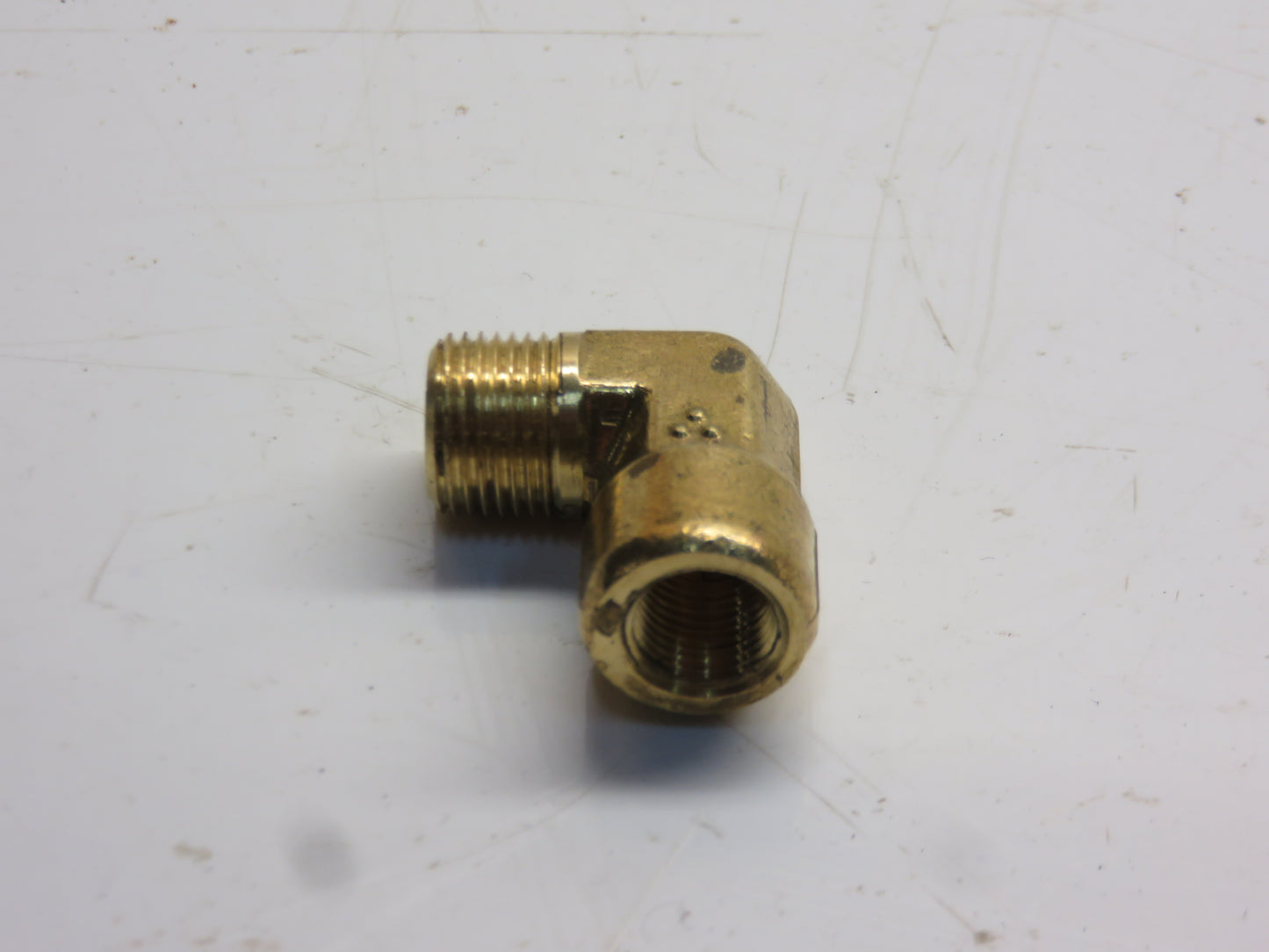 R10039R John Deere Carburetor Elbow Fitting For D