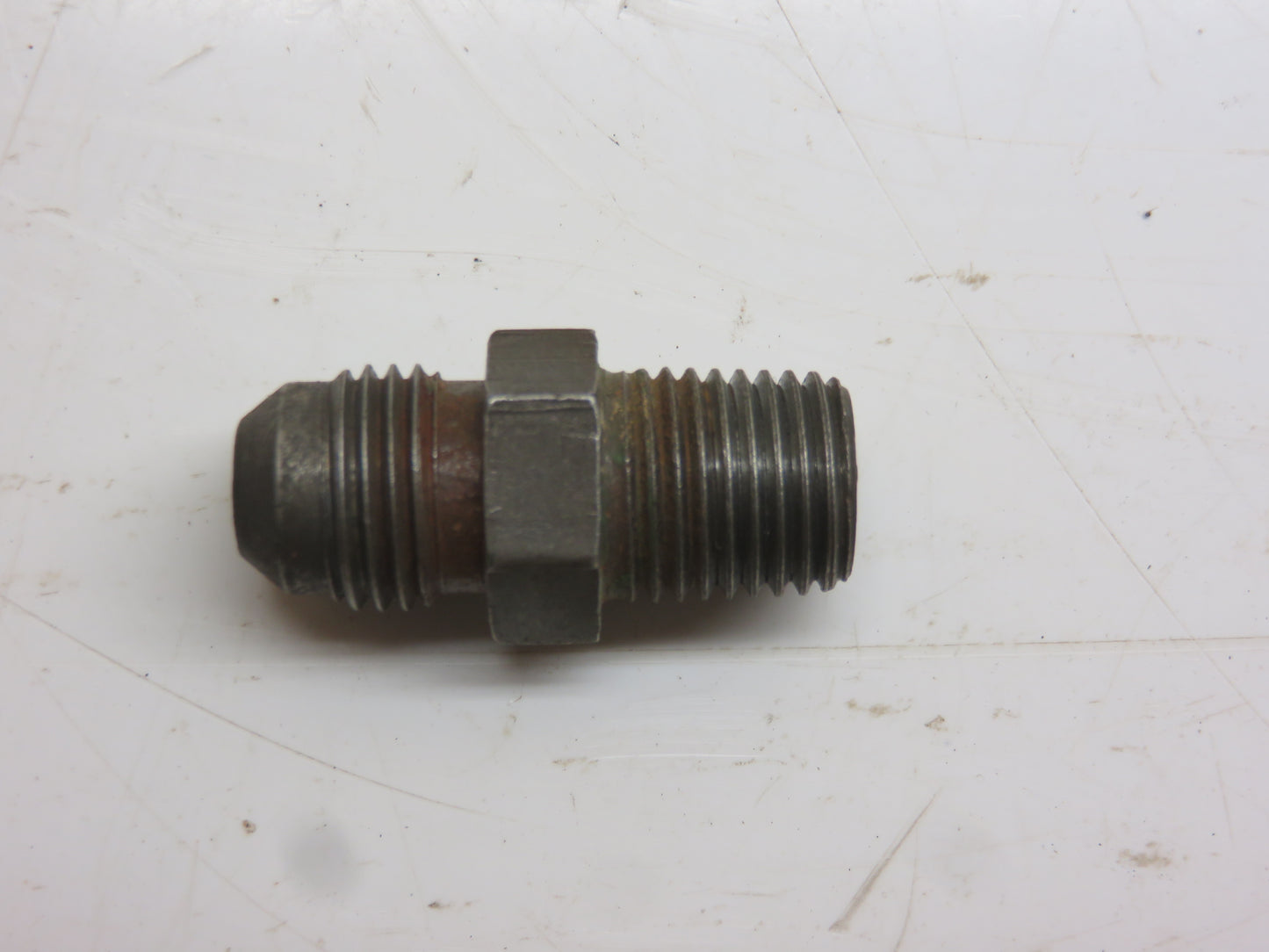 R26892 John Deere Fitting For 3010, 4010, 3020, 4020