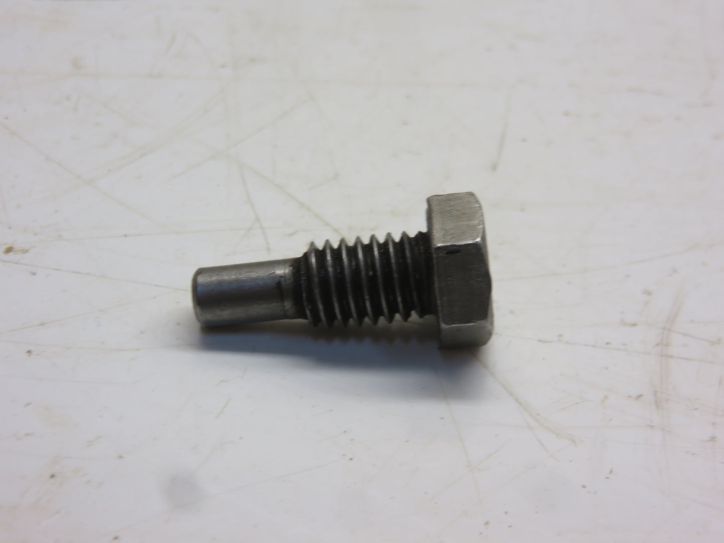 R1649R John Deere PTO Special Screw For 80, 820, 830