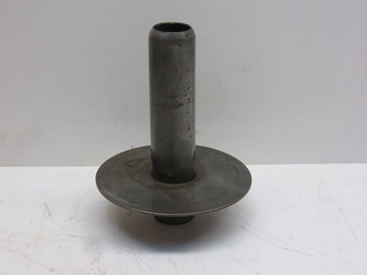 AA2096R John Deere Oil Filter Outlet For A, B, D, G, R, 50, 60, 70, 520, 620, 720, 530, 630, 730