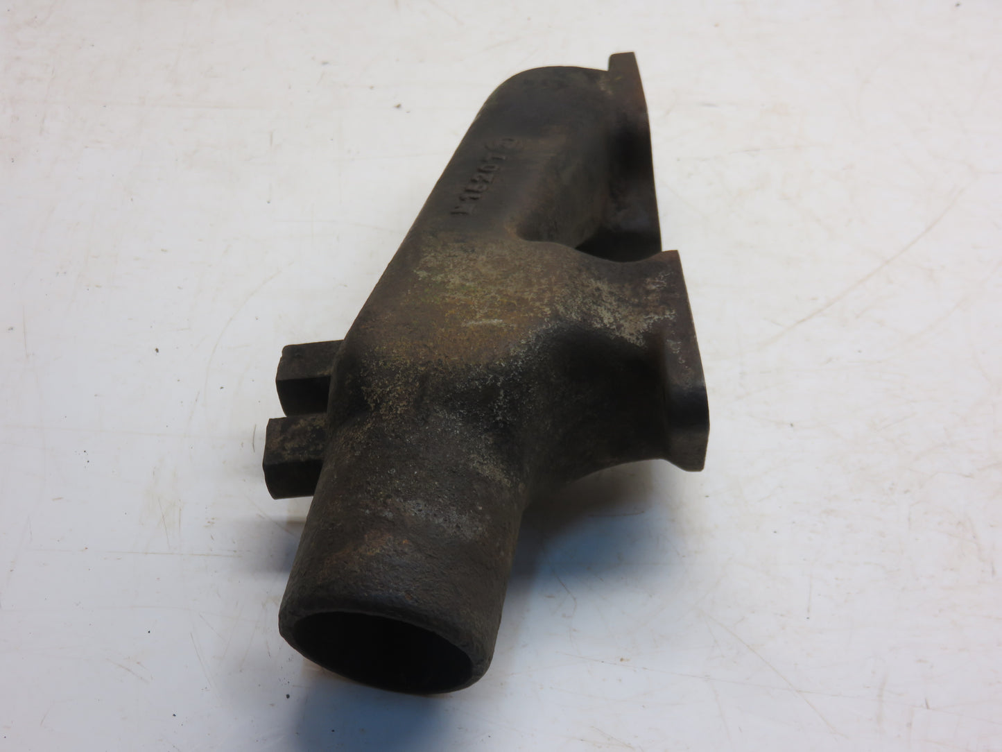 M1520T John Deere Upper Water Manifold For 40