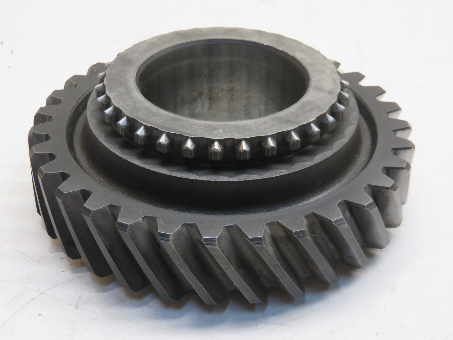 R26990 John Deere 4th And 7th Speed Gear For 2510, 2520, 3010, 3020