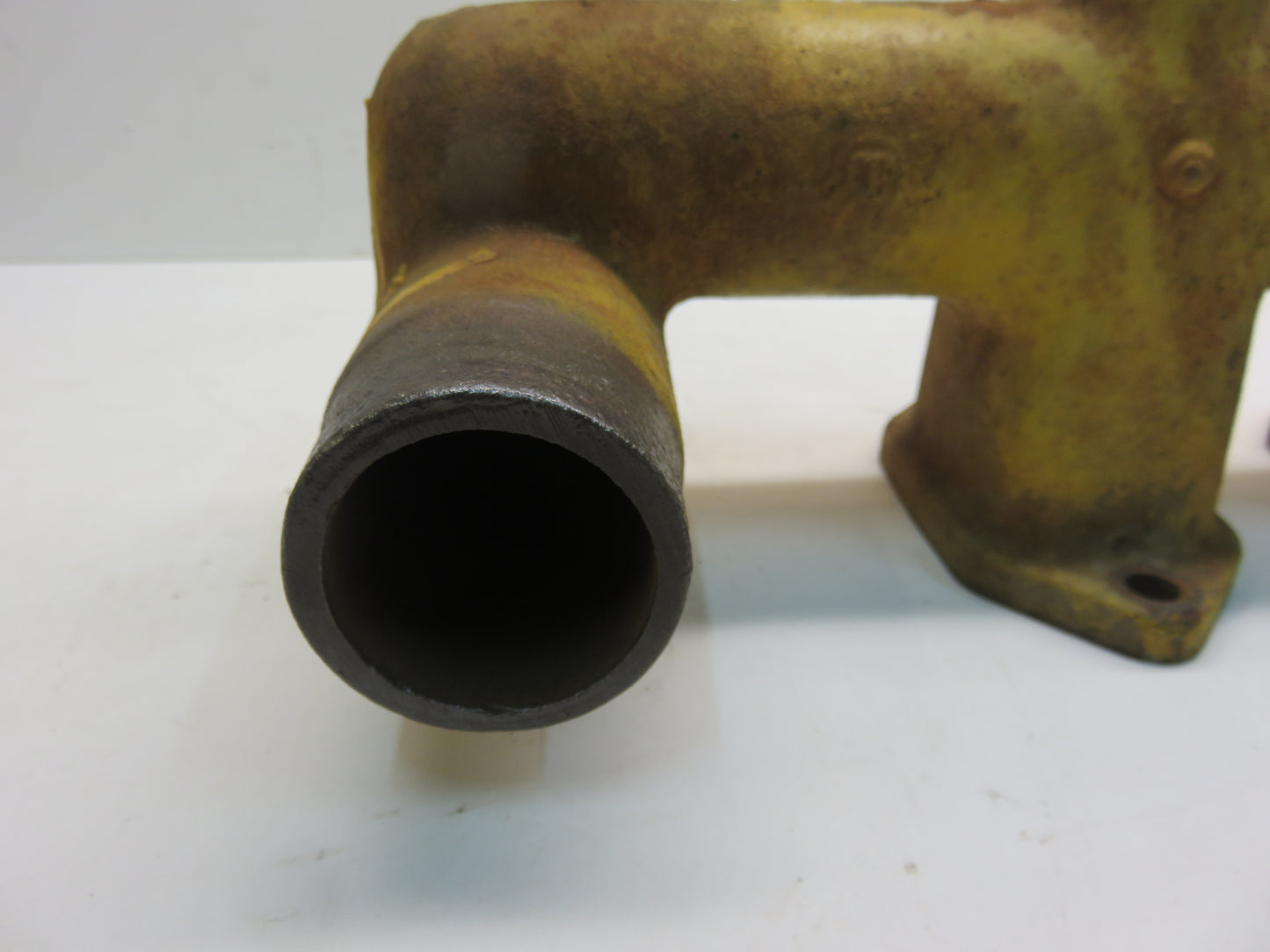 R20595R John Deere Lower Cylinder Head Water Inlet For 830, 840