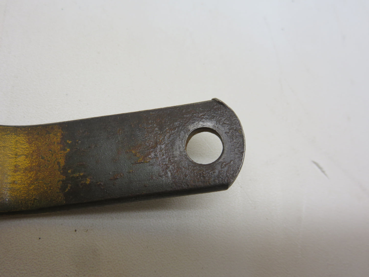 R1647R John Deere Generator Adjusting Strap For 80, 820, 830, 840