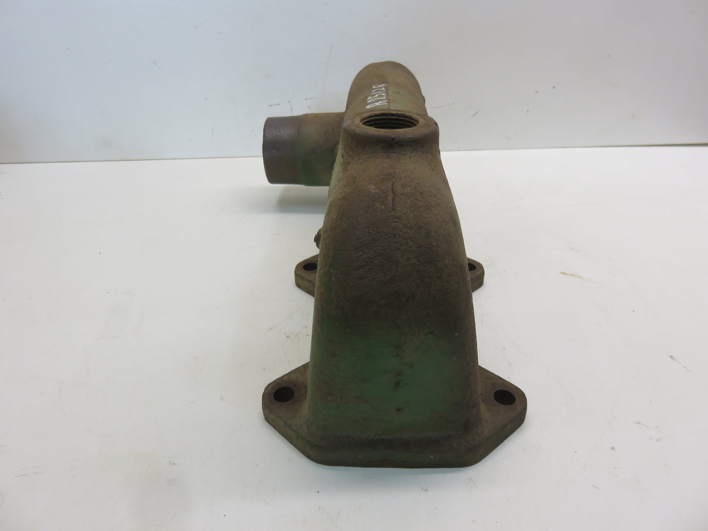 R2512R John Deere Lower Cylinder Head Water Inlet For 820