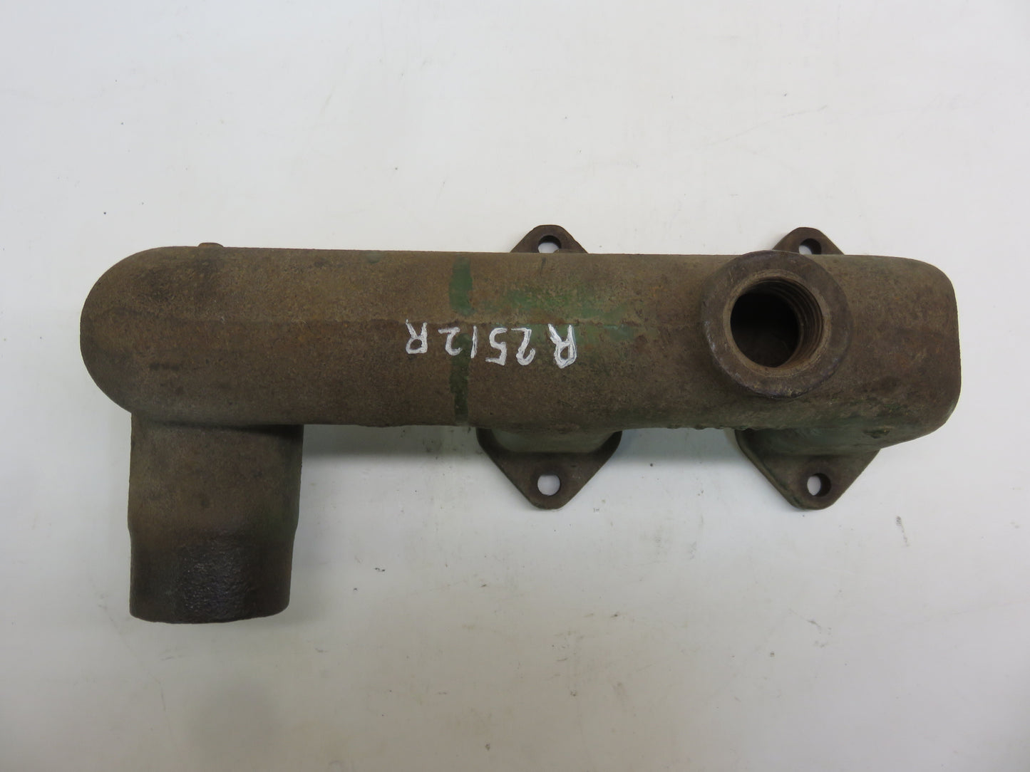 R2512R John Deere Lower Cylinder Head Water Inlet For 820