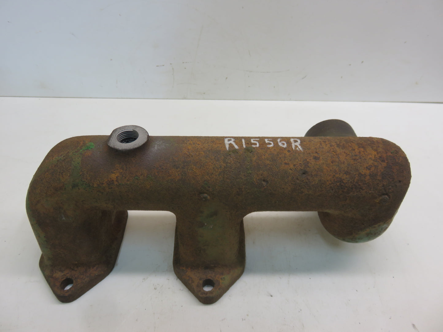 R1556R John Deere Lower Cylinder Head Water Inlet For 80