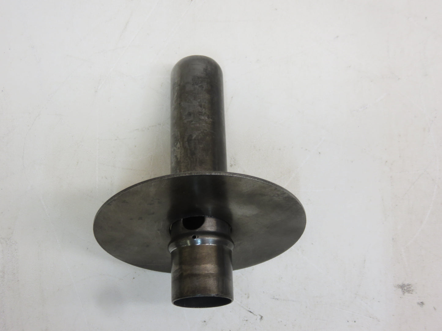 AA2096R John Deere Oil Filter Outlet For A, B, D, G, R, 50, 60, 70, 520, 620, 720, 530, 630, 730