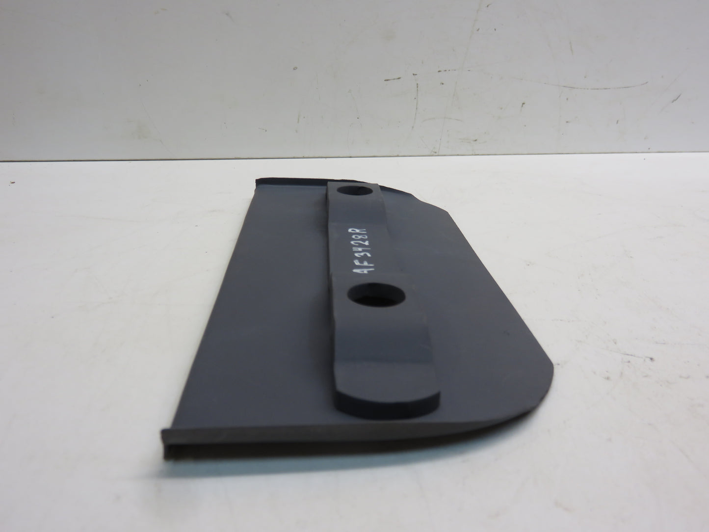 AF3428R John Deere Seat Tie Bar Plate For 50, 80, 520, 620, 720, 820, 530, 630, 730, 830