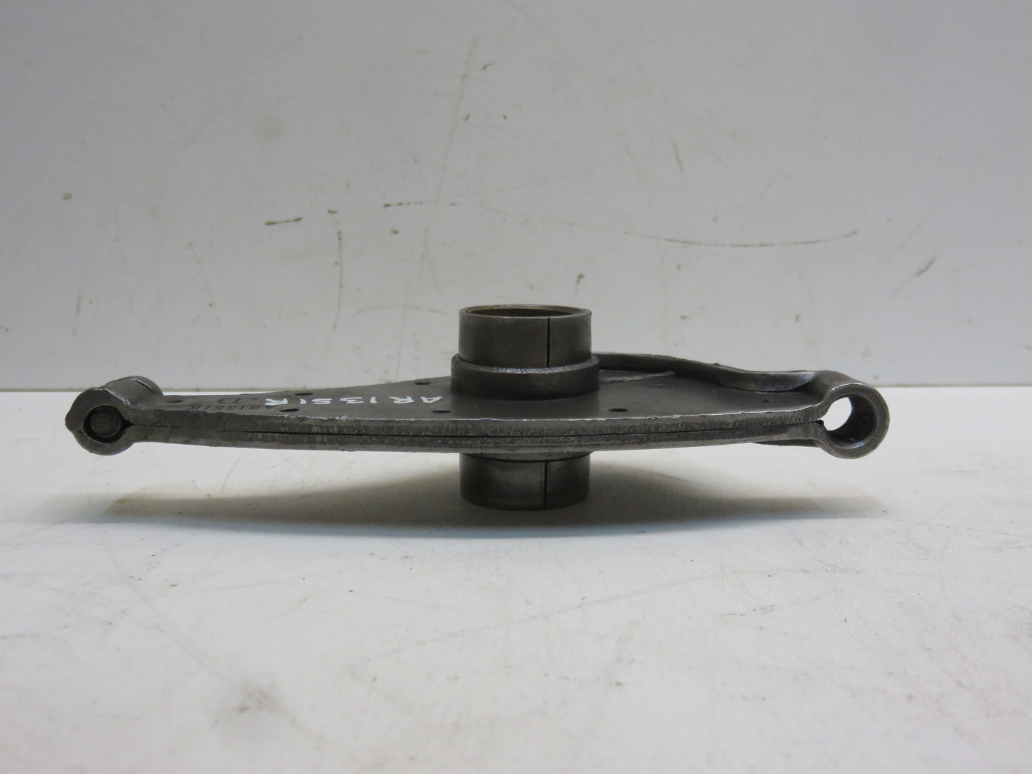 AR1351R John Deere Exhaust Rocker Arm For 80, 820, 830