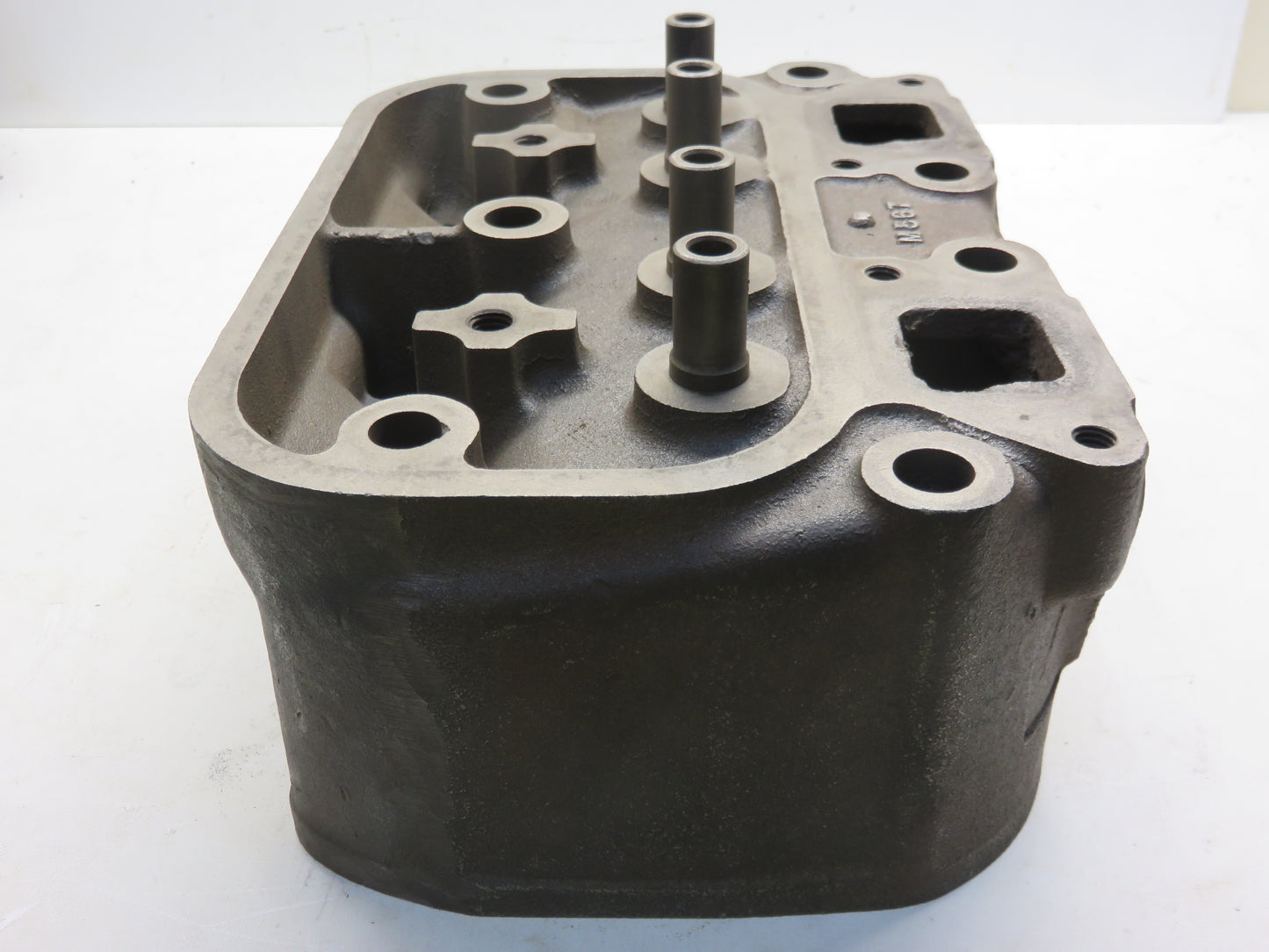 M56T, AM239T John Deere Cylinder Head For M, 40, 320, 330