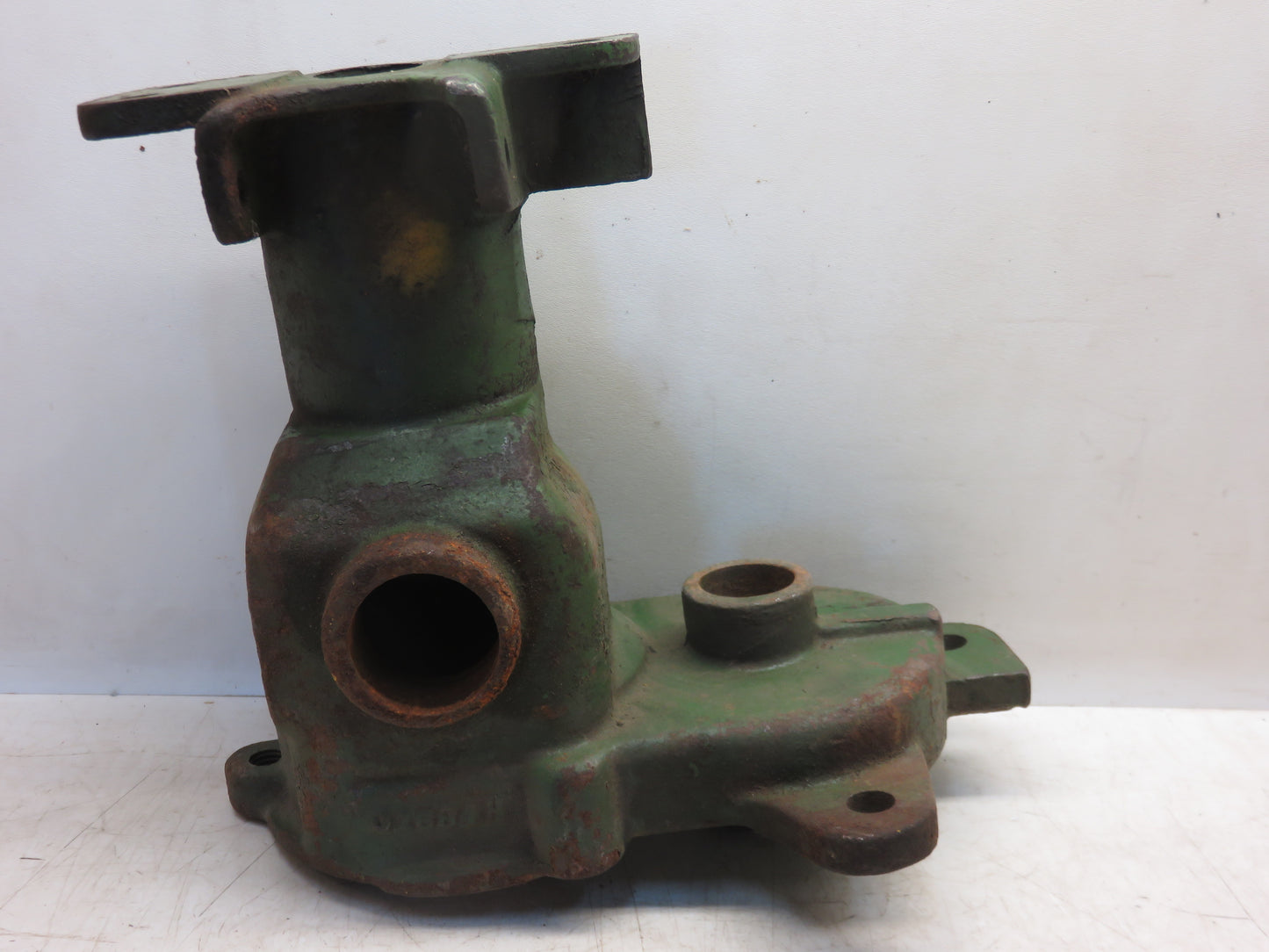 J1684N John Deere NOS Right Hand Gear Box Housing For 101 Corn Picker