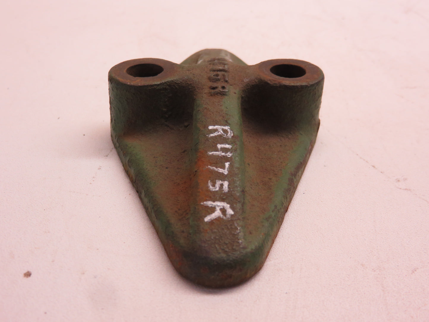 R475R John Deere Fuel Filter Canister Clamp For R, 80, 820, 830